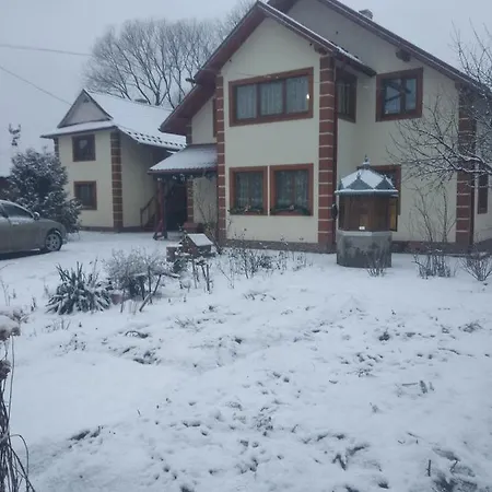 Shelter Pid Lypamy Prázdninový dům *