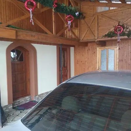Holiday home Shelter Pid Lypamy