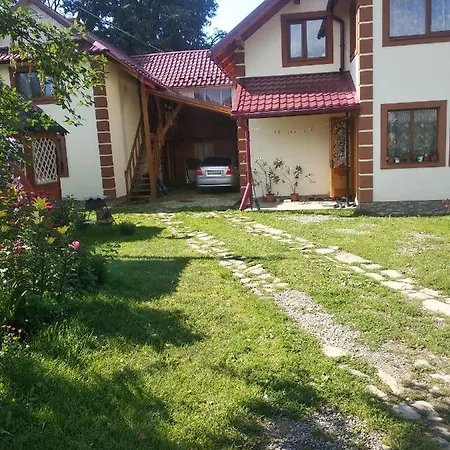 펜션 Shelter Pid Lypamy