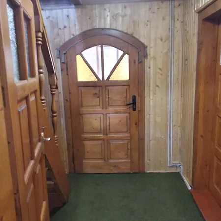 Holiday home Shelter Pid Lypamy