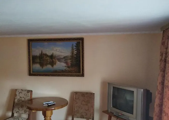 Shelter Pid Lypamy Сasa de vacaciones Mykulychyn